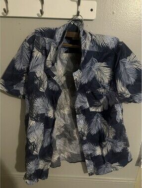 Haggar Mens XL Short Sleeve Button Up Shirt Blue White Floral Palm Tropical Camp